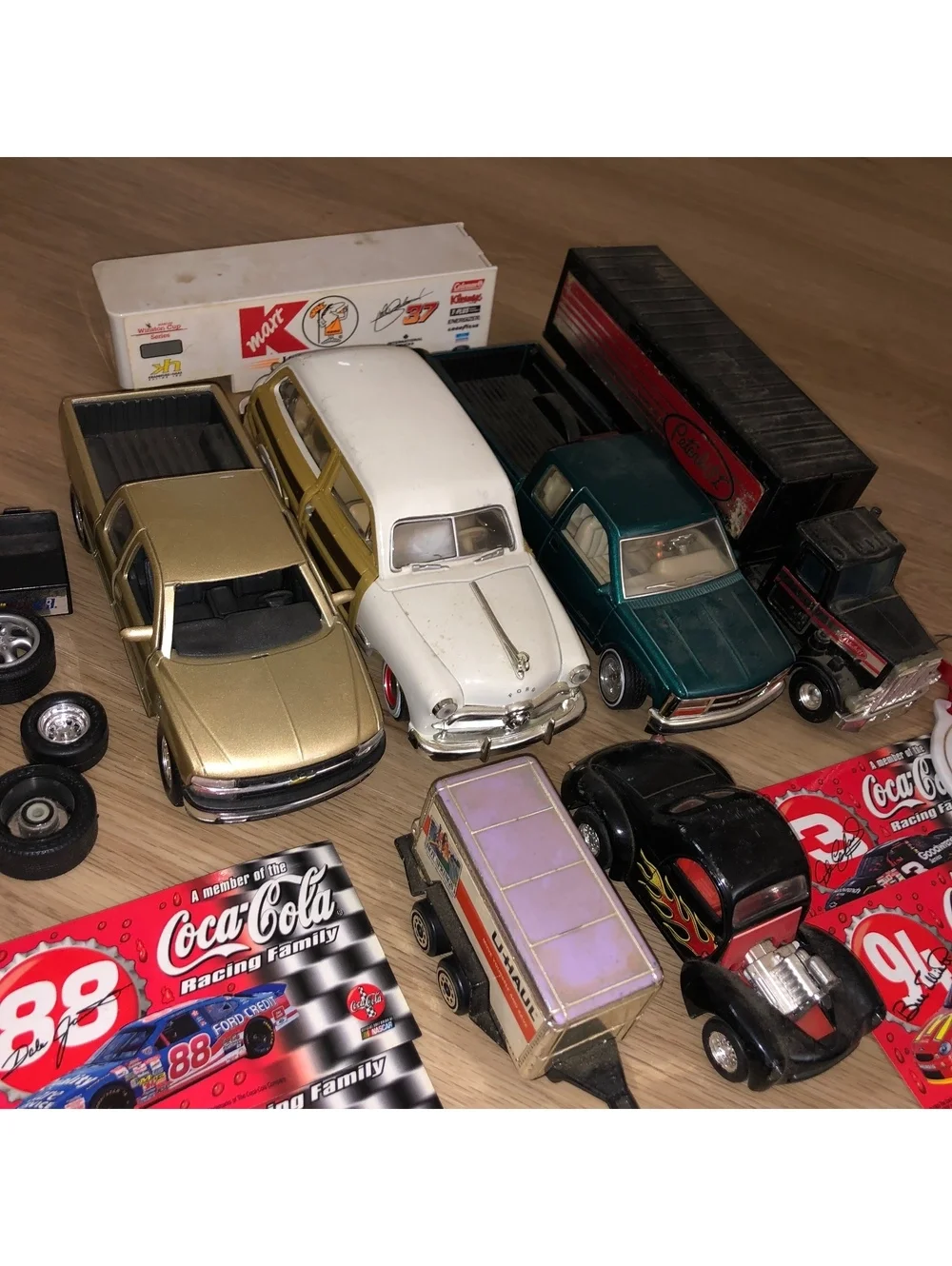 VINTAGE DIECAST TRUCK LOT CHEVROLET FORD BUDDY L PETERBILT COCA COLA 12 PCS 1:24